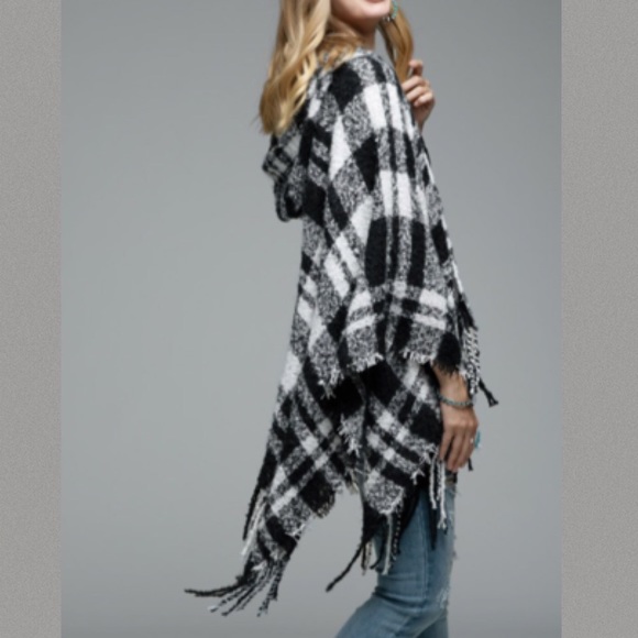 Oh So Soft Plaid Cardigan Poncho Ruana Hoodie With Fringe - Picture 12 of 13